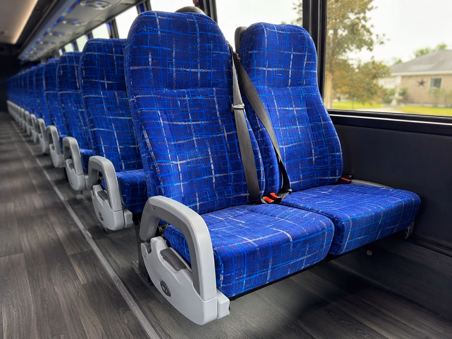 auburn short and long term charter bus services for auburn businesses