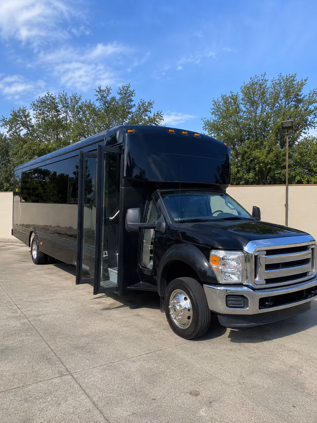 dothan 20 passenger party bus