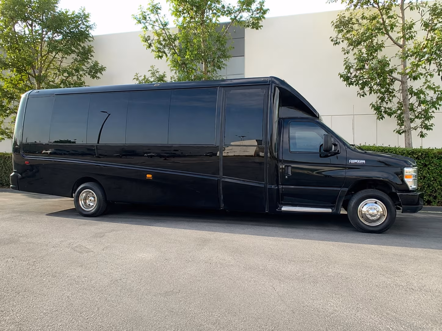 find the right bus for barn and rural venue weddings in houston county