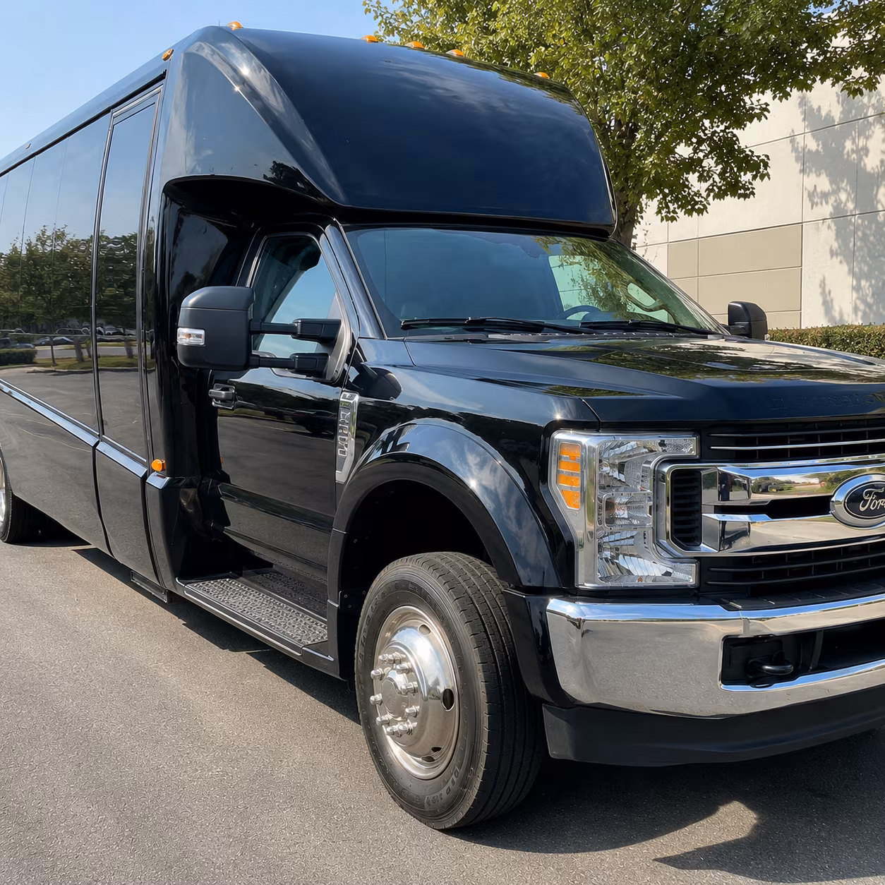 mobile easy employee shuttles with a mobile bus rental